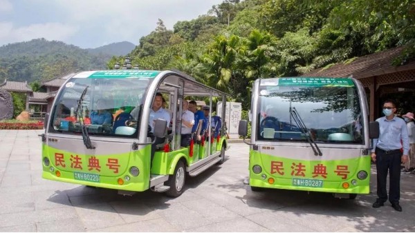 瑪西爾“民法典號(hào)”觀光車正式啟動(dòng)，快來(lái)乘坐吧！