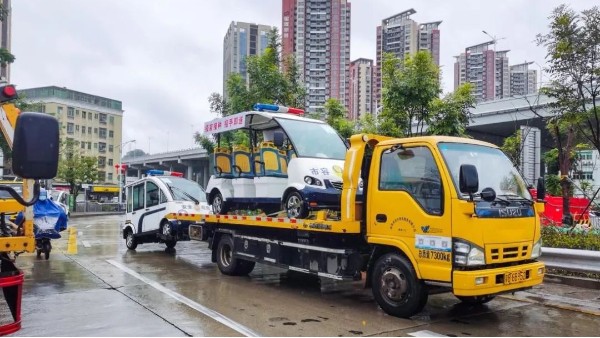 瑪西爾巡邏車搭檔深圳街道巡邏隊(duì)伍，無(wú)懼冰冷風(fēng)雨躋身“疫”線